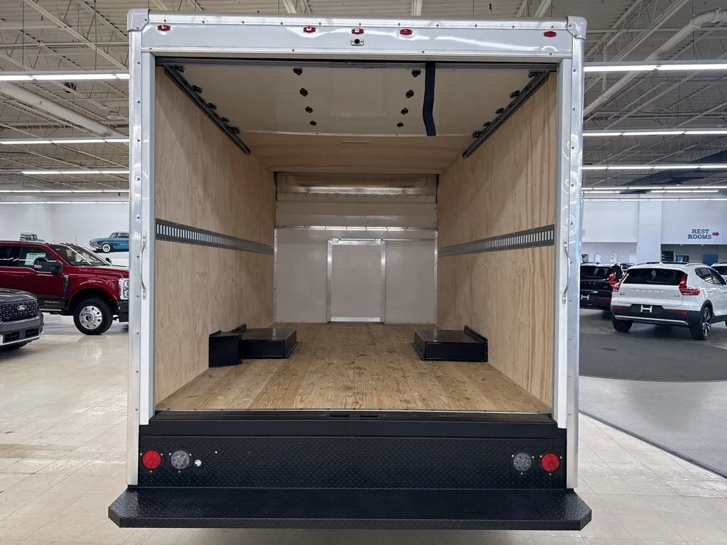 New 2025 Oxford White Ford E-350 SRW image 12