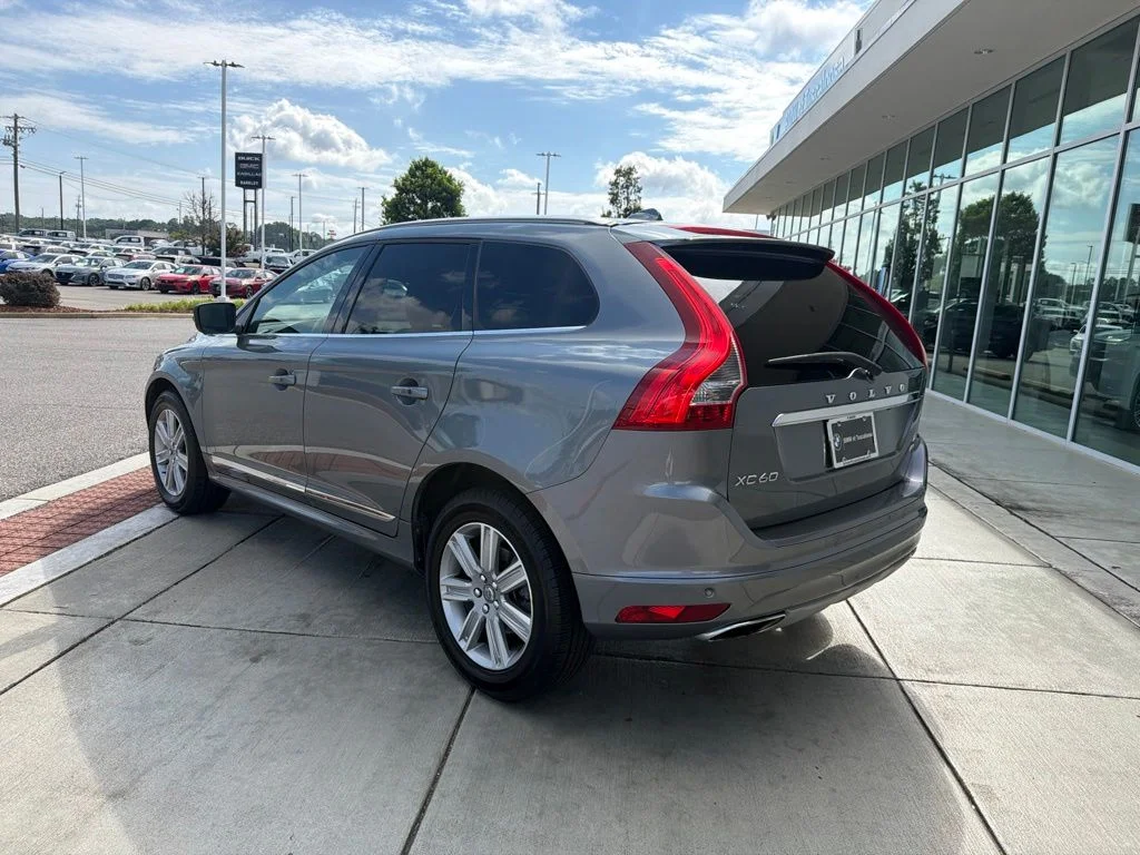 Used 2017 Gray Volvo T5 Inscription image 4