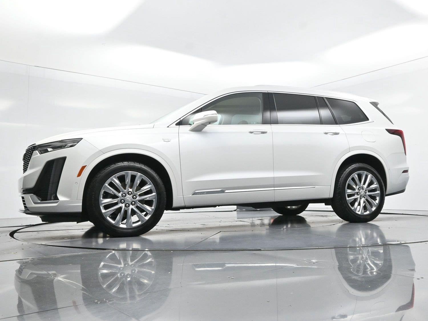 Used 2020 CRYSTAL WHITE TRICOAT Cadillac AWD Premium Luxury image 47