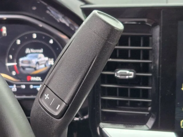 Used 2025 Sterling Metallic GMC SLT image 28