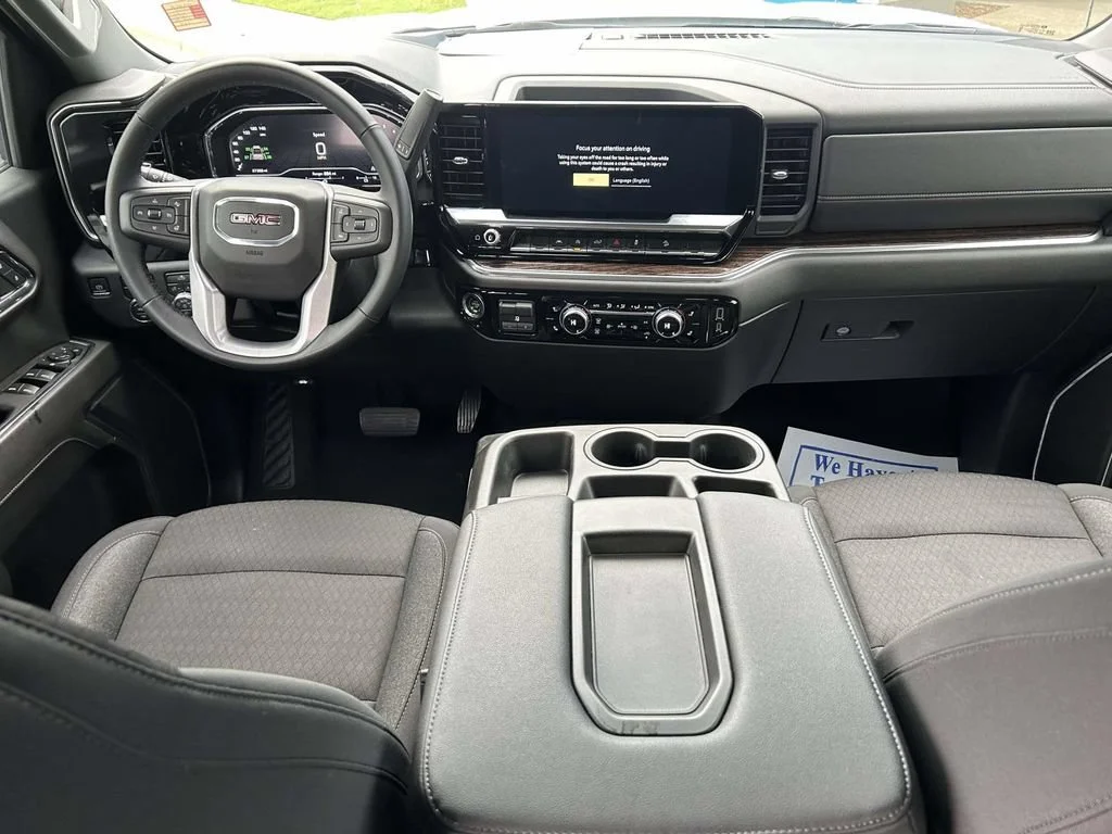 Used 2024 Summit White GMC Elevation image 13