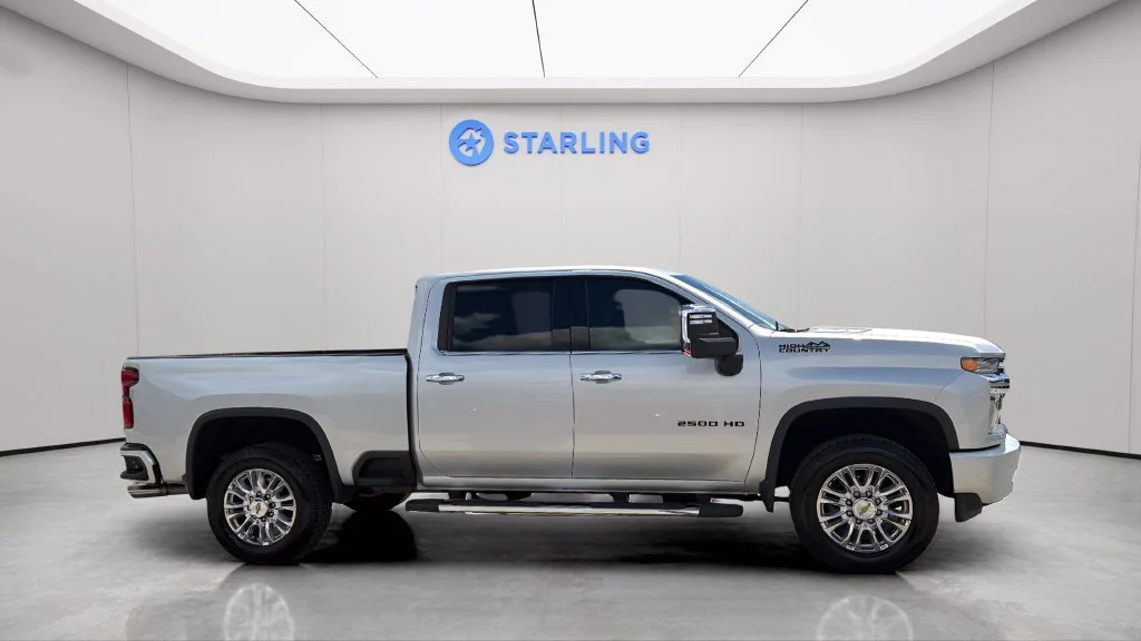 Used 2022 SILVER ICE METALLIC Chevrolet High Country image 12