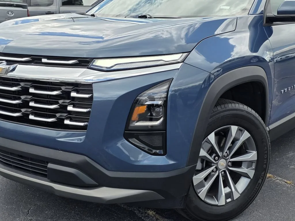 Used 2026 Lakeshore Blue Metallic Chevrolet LT image 9
