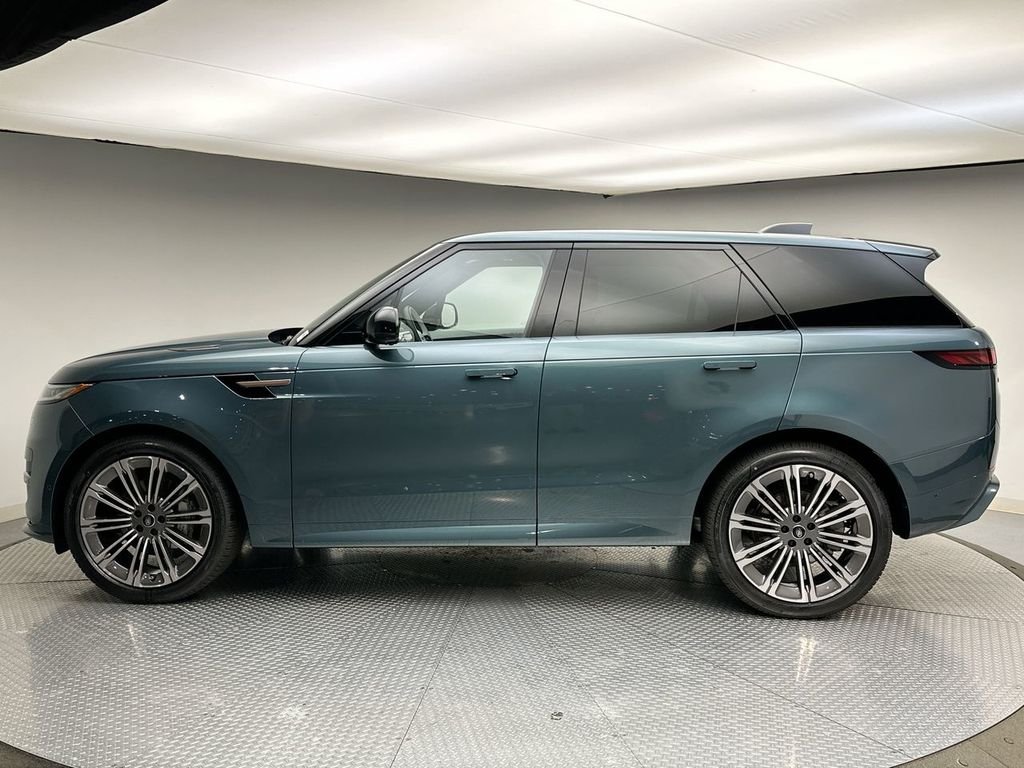 Used 2025 Giola Green Metallic Land Rover Dynamic SE image 2