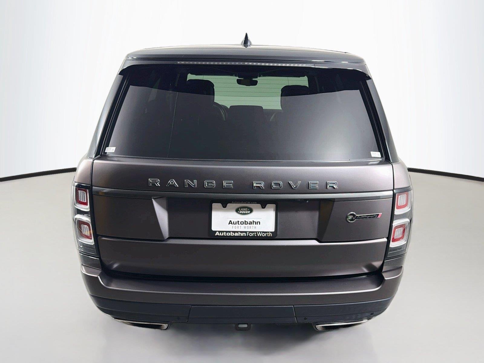 Used 2021 Scafell Grey Satin Land Rover SV Autobiography Dynamic image 6
