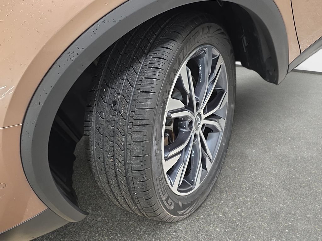 Used 2017 Liquid Copper INFINITI Premium image 30