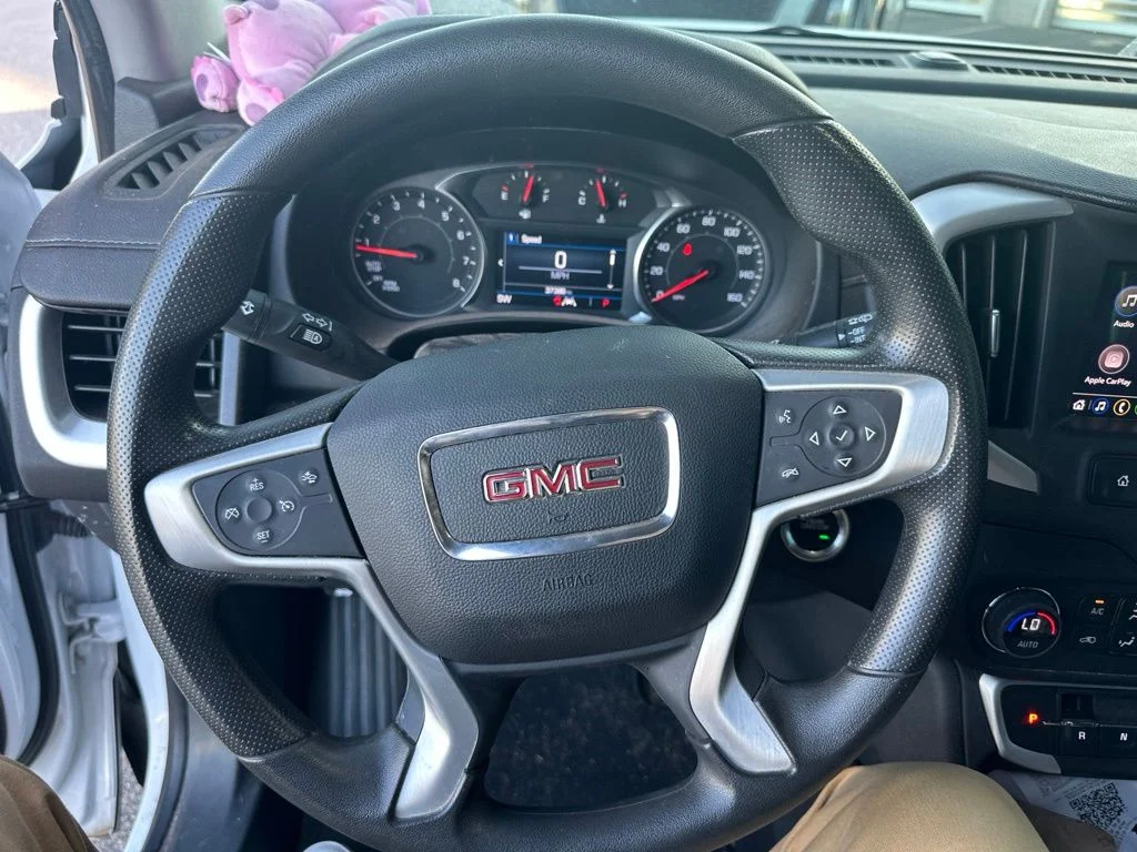 Used 2023 White GMC SLE image 5