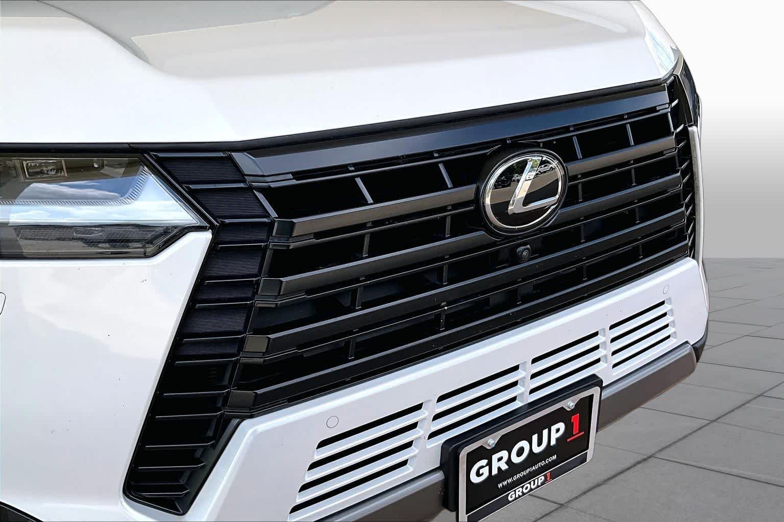 Used 2024 Eminent White Pearl Lexus Overtrail+ image 27