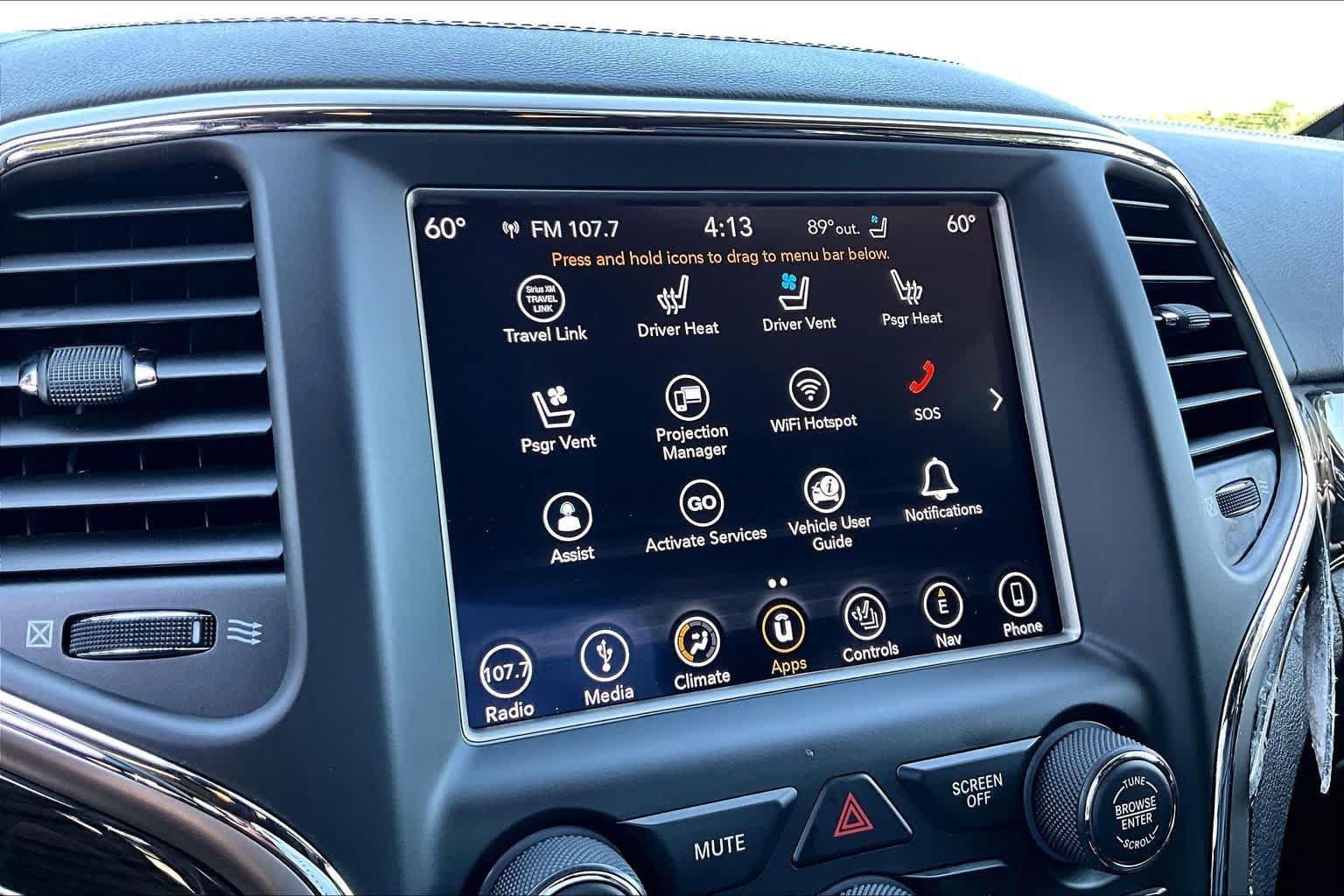 Used 2018 Diamond Black Crystal Pearlcoat Jeep Overland image 30