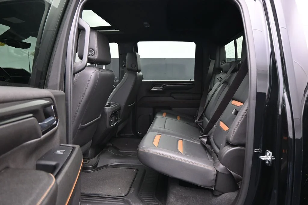 Used 2024  GMC AT4 image 26