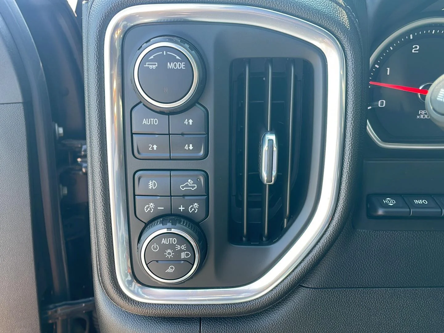 Used 2022 BLACK Chevrolet LTZ image 13