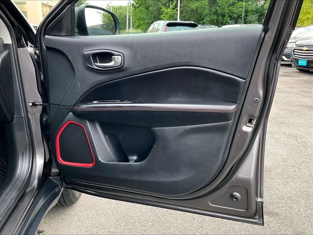 Used 2020 Granite Crystal Metallic Clearcoat Jeep Trailhawk image 12