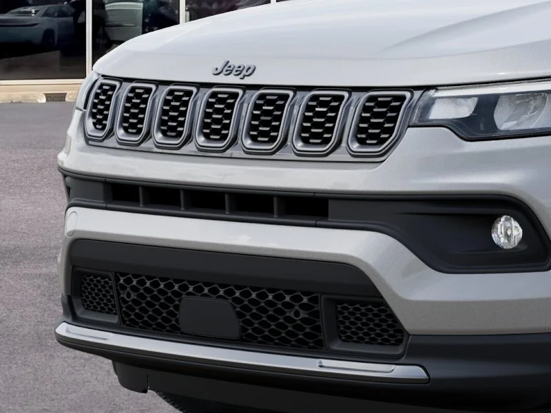 New 2026 Silver Zynith Metallic Clear-Coat Exterior Paint Jeep Latitude image 40