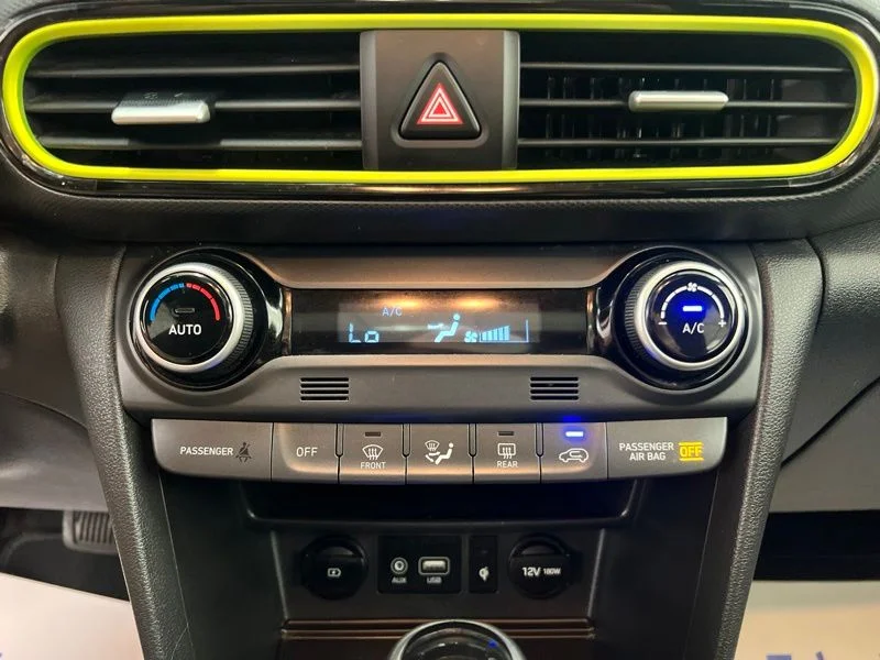 Used 2020 Green Hyundai Limited image 32