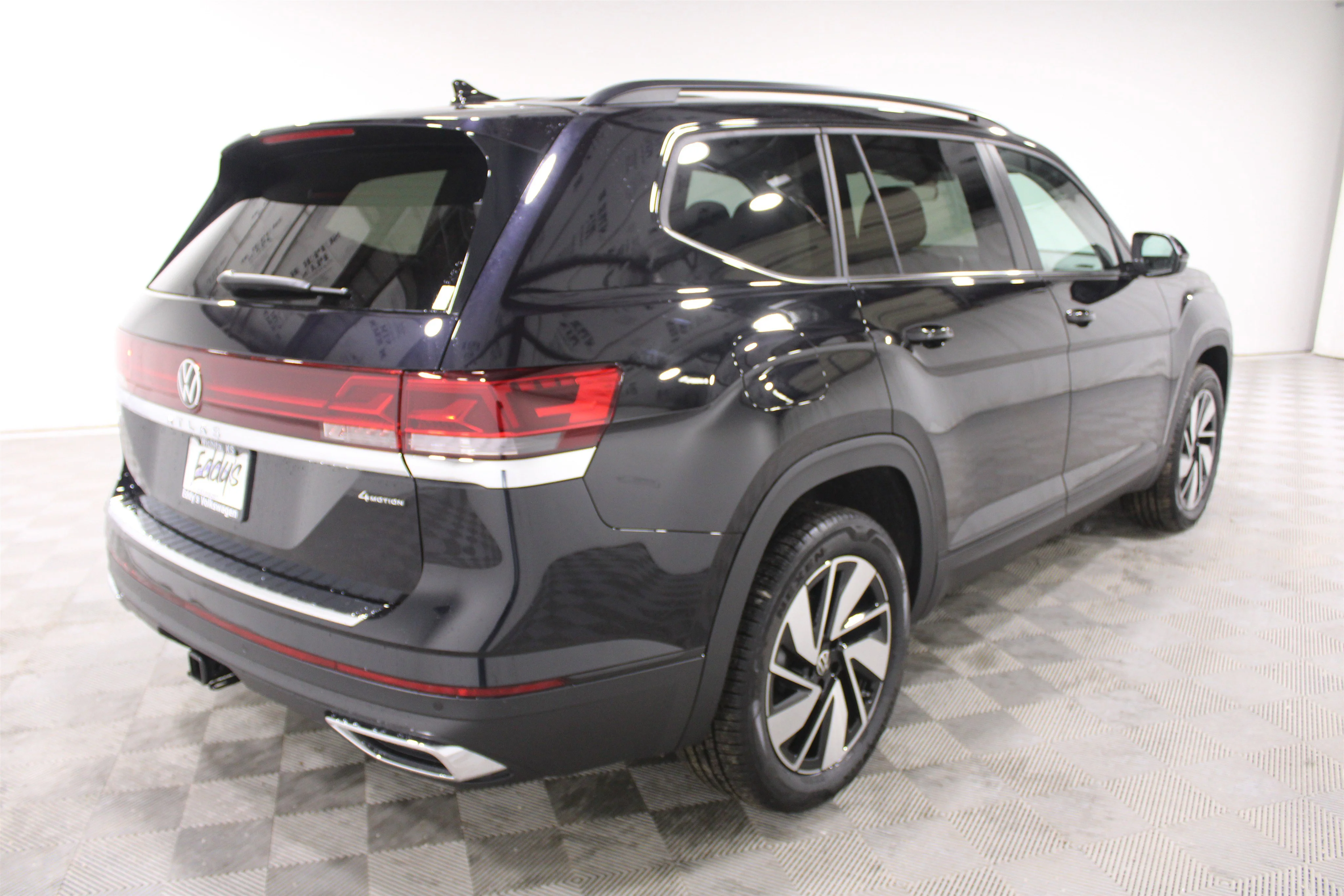 New 2026 Deep Black Pearl Volkswagen 2.0T SE w/Technology image 29