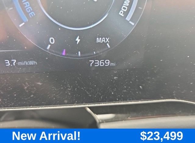 Used 2024 Gray Kia Wind image 12
