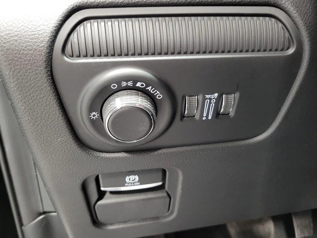 New 2026 High Gloss Black Exterior Paint Jeep Limited Altitude image 13