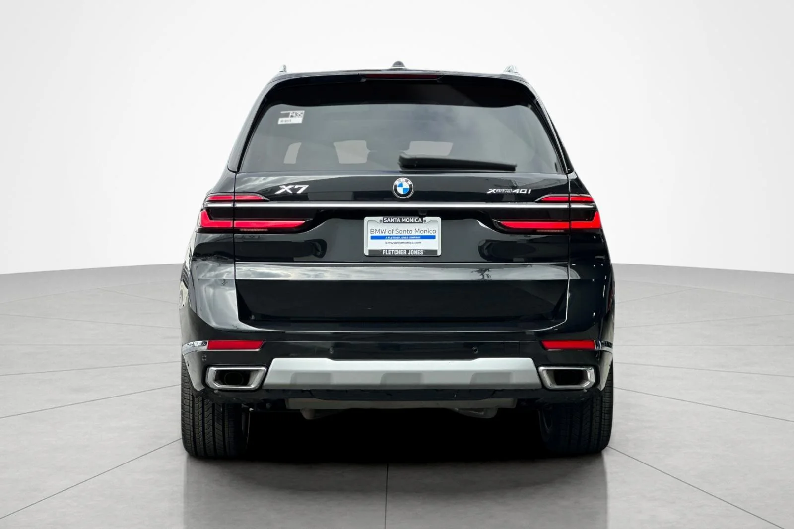 Used 2026 Black Sapphire Metallic BMW xDrive40i image 4