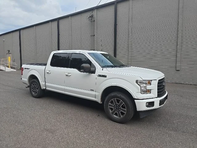 Used 2017 White Ford XLT image 1