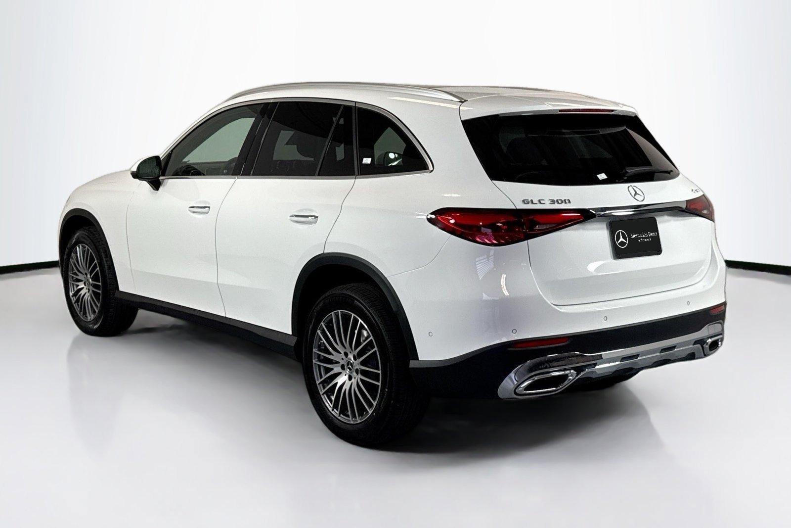 New 2026 Polar White Mercedes-Benz GLC 300 image 7