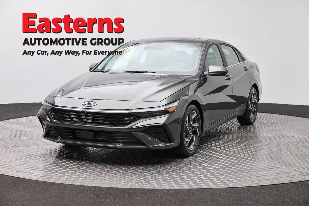 Used 2024 Gray Hyundai Limited image 1