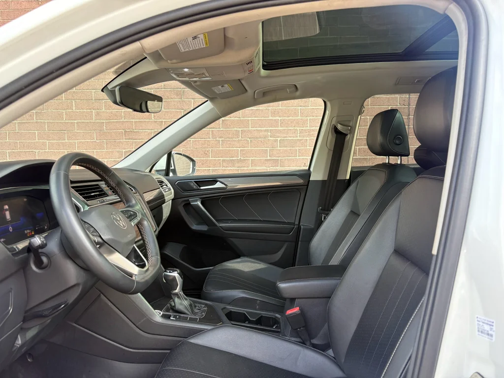 Used 2022 Pure White Volkswagen SE image 9
