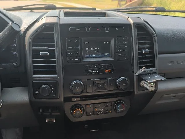Used 2018 White Ford XL image 15