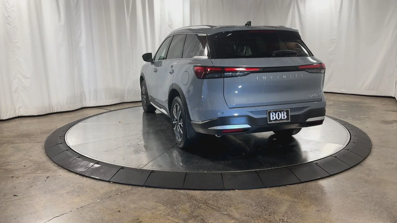 Certified Used 2026 Harbor Gray INFINITI LUXE image 12