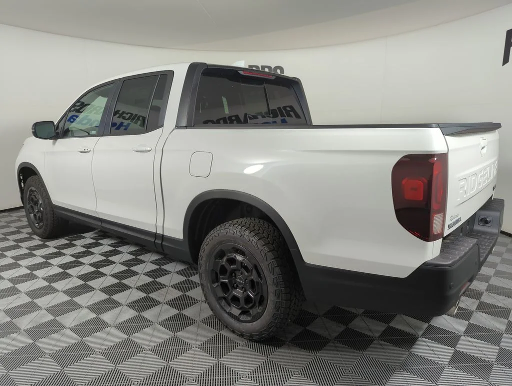 2025 Honda Ridgeline TrailSport - Photo 3