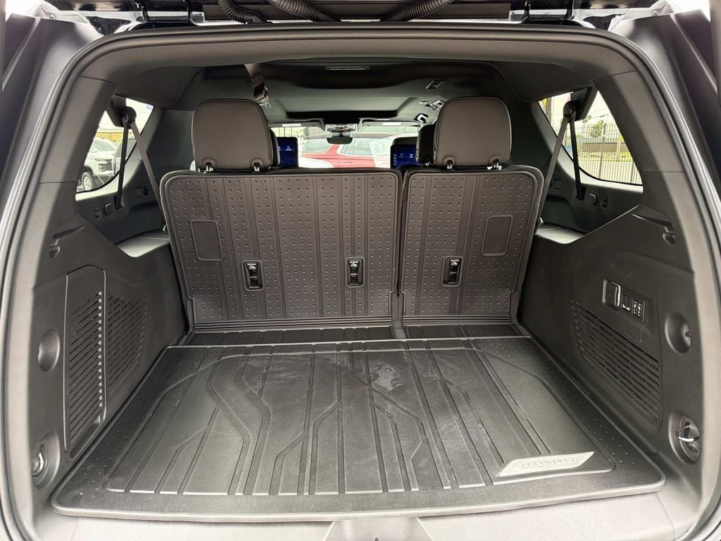 2026 Chevrolet Suburban RST - Photo 39