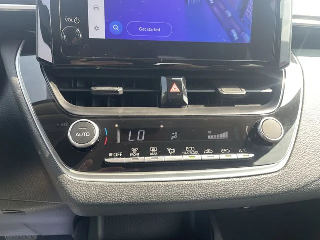 2025 Toyota Corolla LE - Photo 25