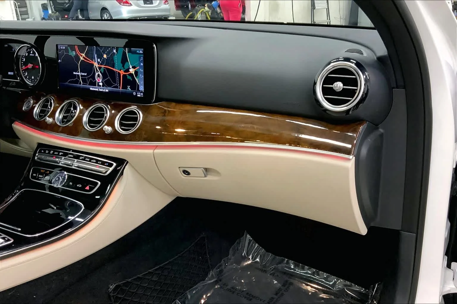 Used 2018 Polar White Mercedes-Benz E 300 image 18
