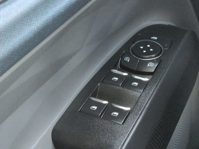 Used 2022 White Ford XL image 22