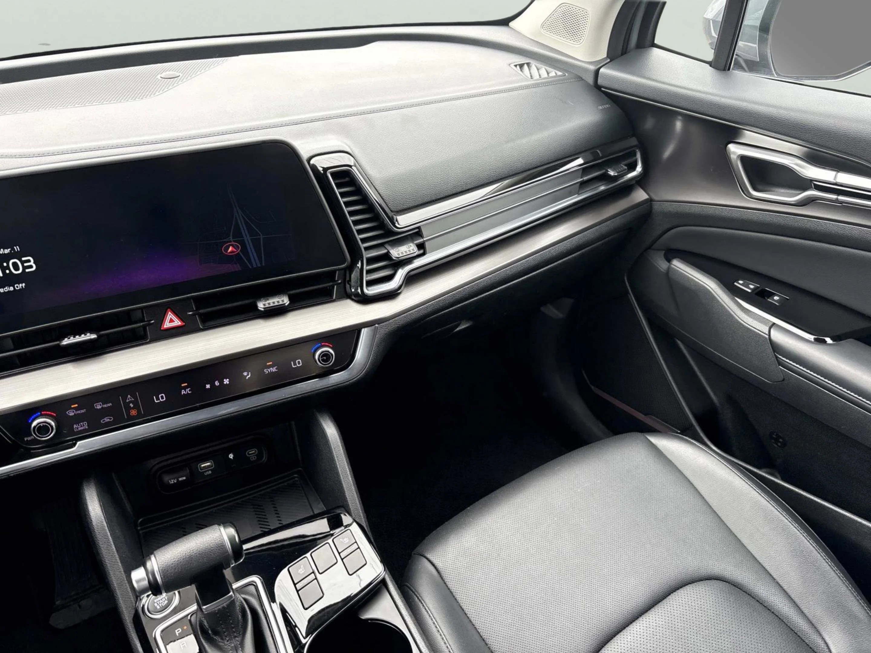 2023 Kia Sportage EX - Photo 14