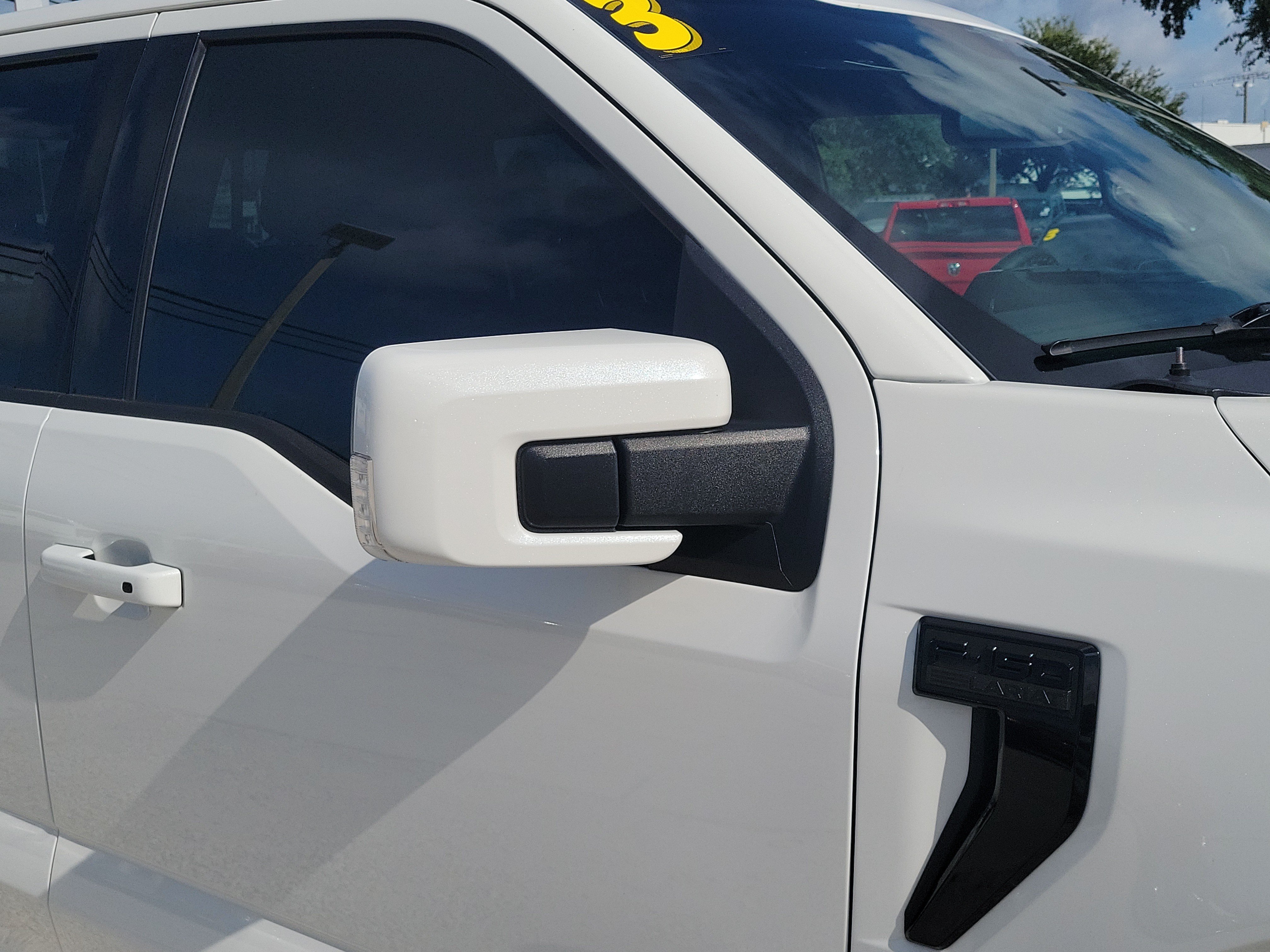 Used 2023 White Metallic Ford LARIAT image 9
