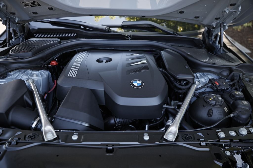 New 2027 Brooklyn Grey Metallic BMW 530i xDrive image 32