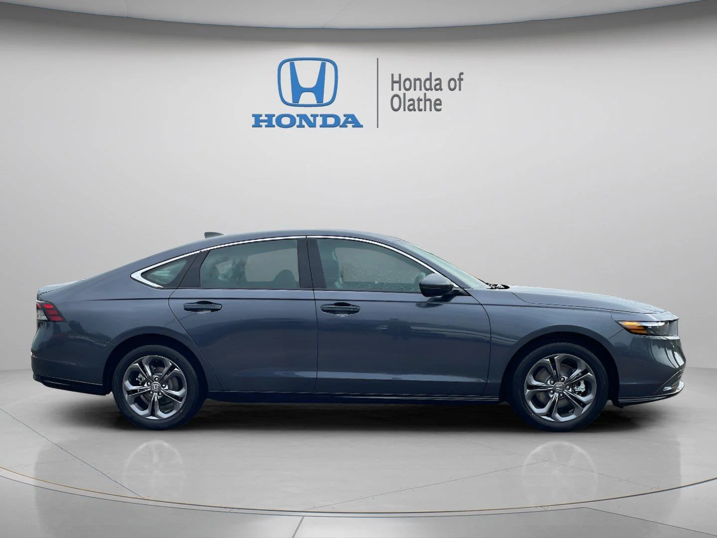 New 2026 Meteorite Gray Metallic Honda EX-L image 2
