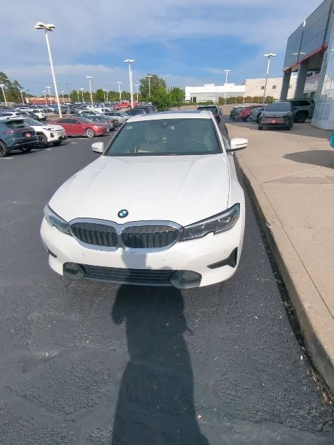 Used 2021 White BMW 330i image 3