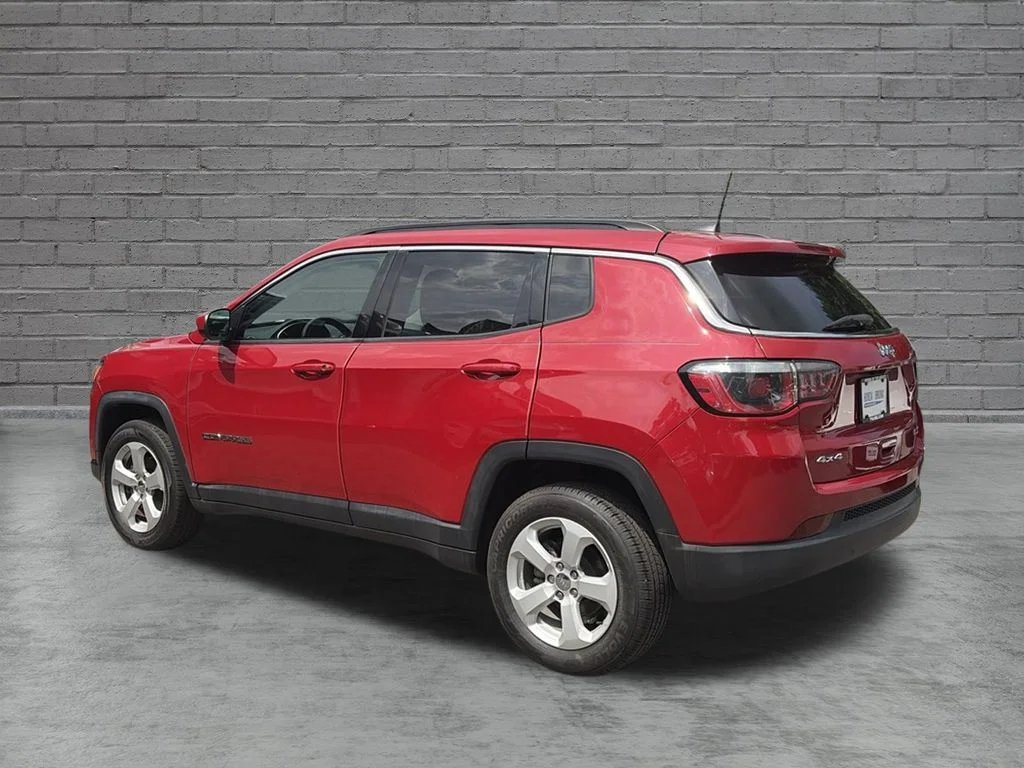 Used 2019 Red Line Jeep Latitude image 3