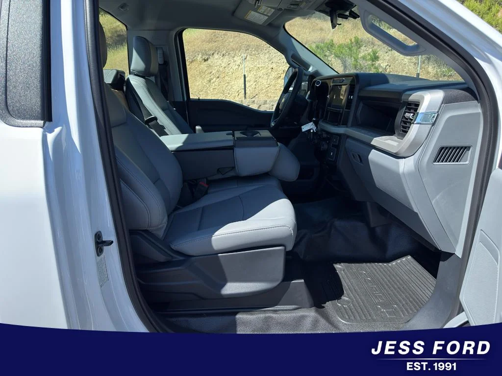 New 2026 Oxford White Ford F-550® XL image 14
