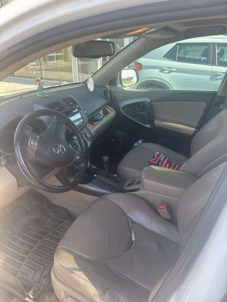 Used 2011 White Toyota Limited image 3