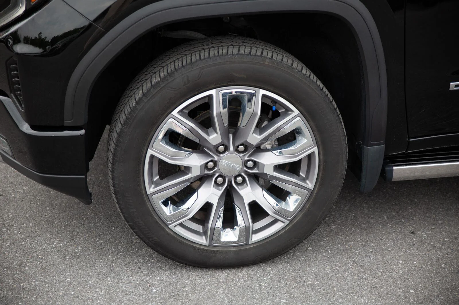 Used 2024 Onyx Black GMC Denali image 10