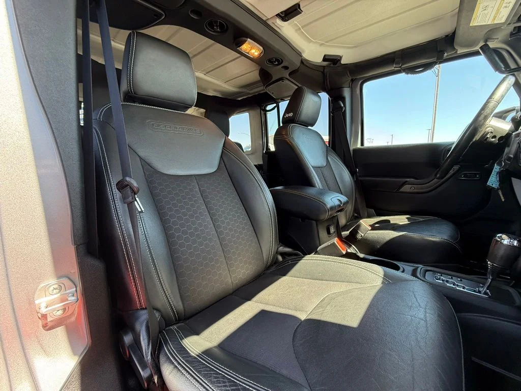Used 2018 Silver Jeep Unlimited Sport image 14