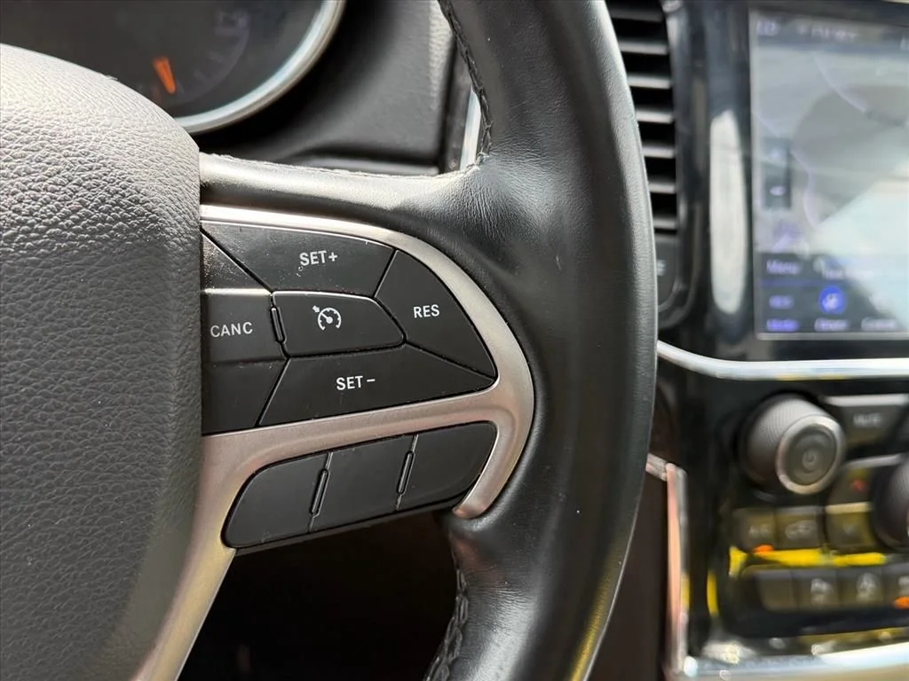 Used 2020 Gray Jeep Limited image 21