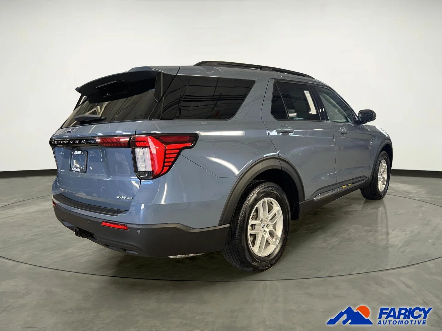Used 2025 Vapor Blue Ford Active image 4