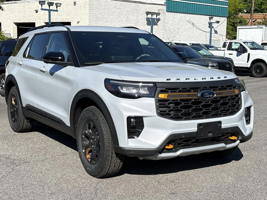 New 2026 White Ford Tremor image 1