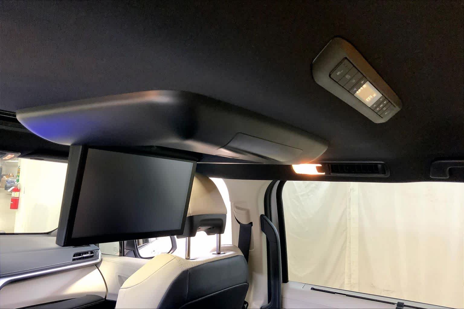 Used 2025 Wind Chill Pearl Toyota Platinum image 34