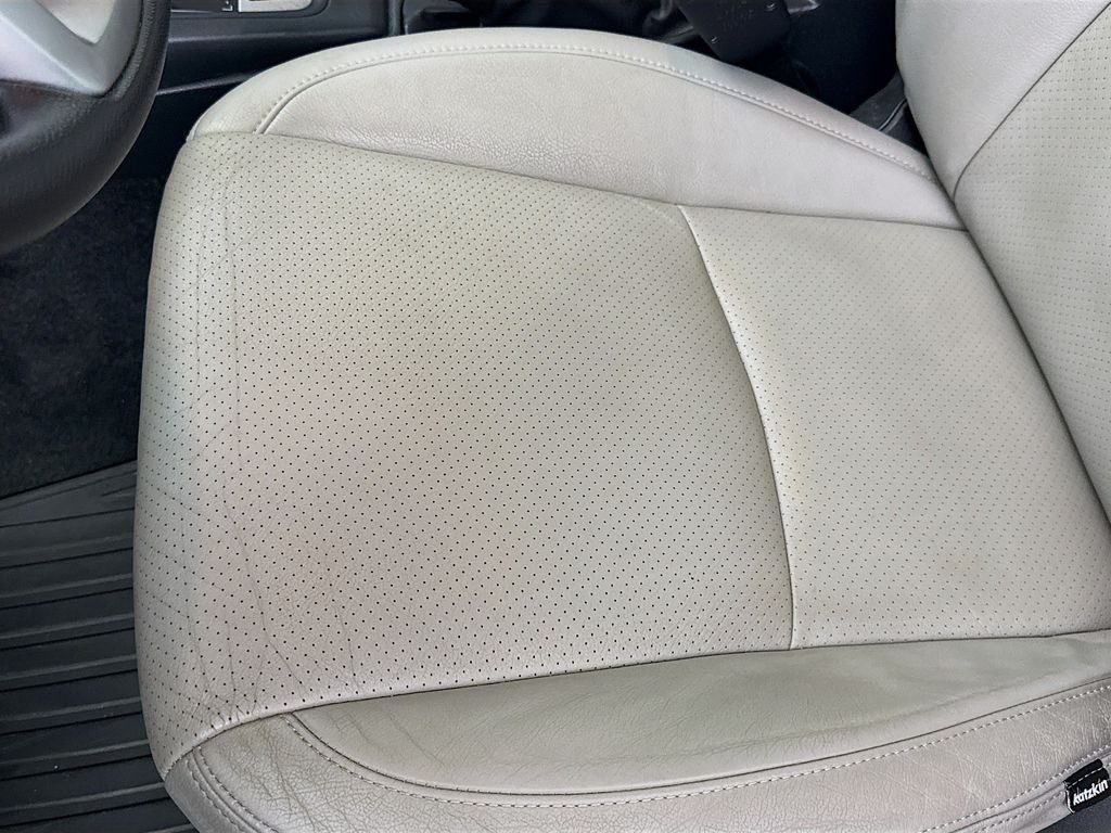 Used 2017 Ice Silver Metallic Subaru Premium image 19