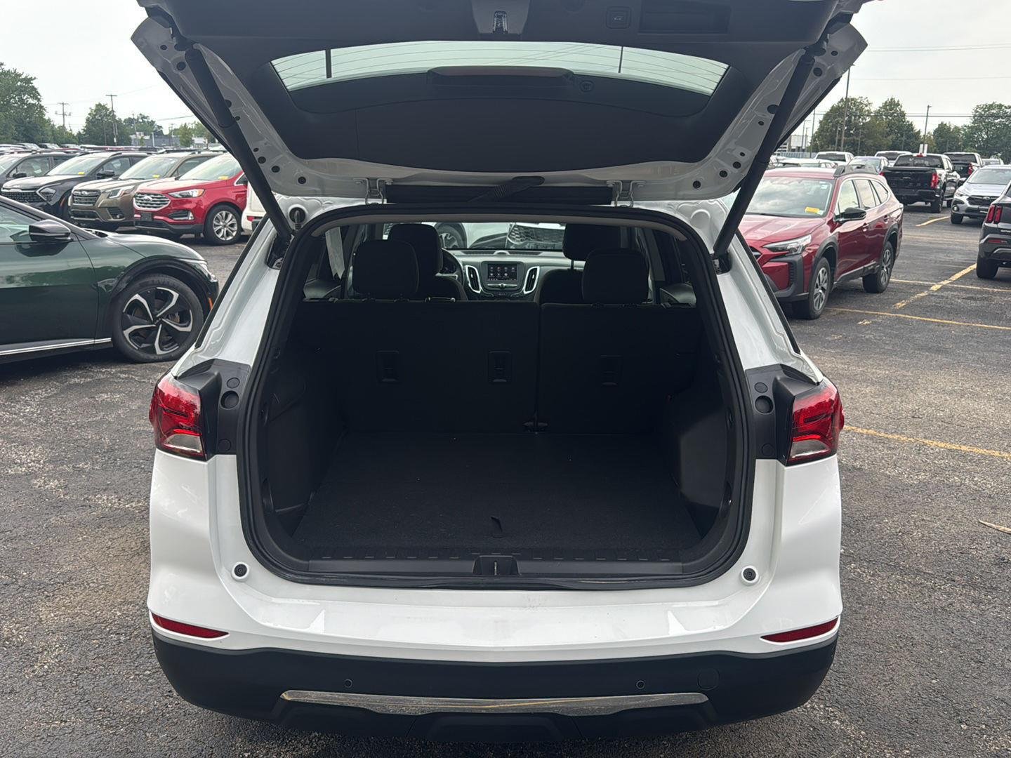 Used 2024 Summit White Chevrolet LT image 20
