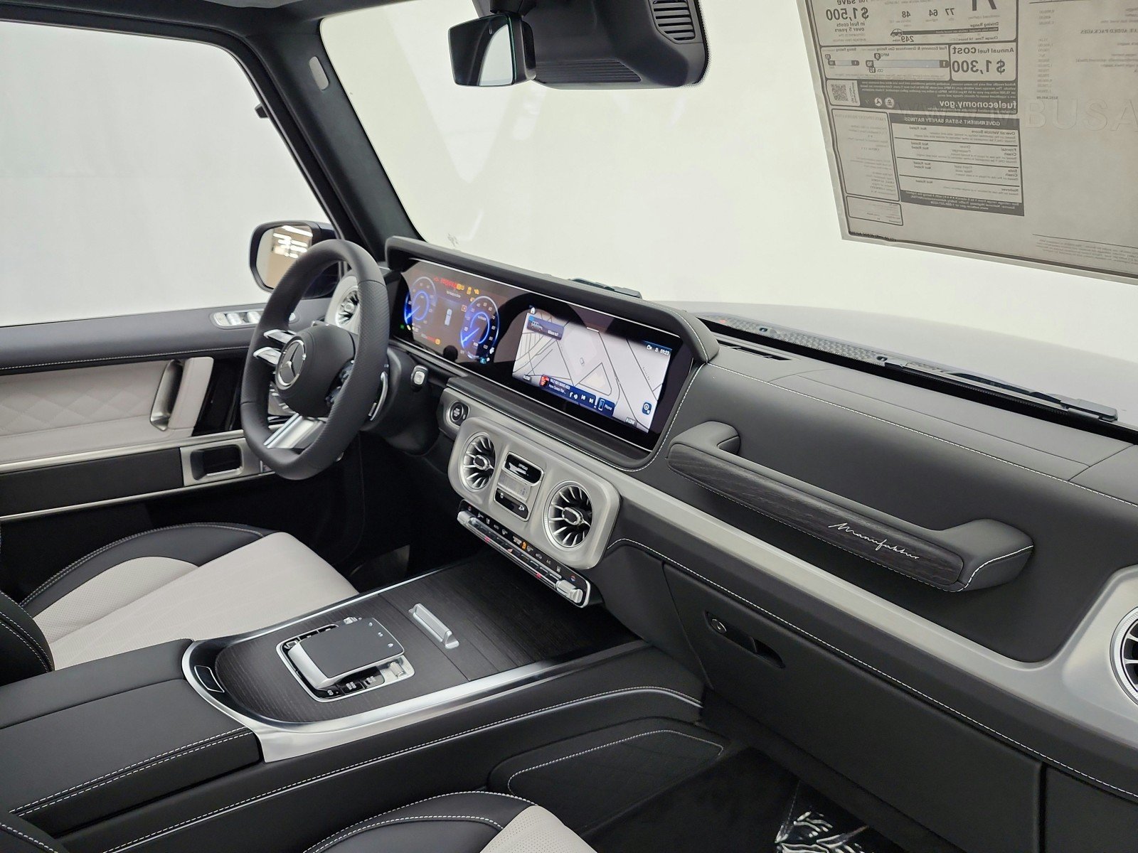 New 2027 MANUFAKTUR Exclusive Brilliant Blue Magno Mercedes-Benz G 580e SUV image 14